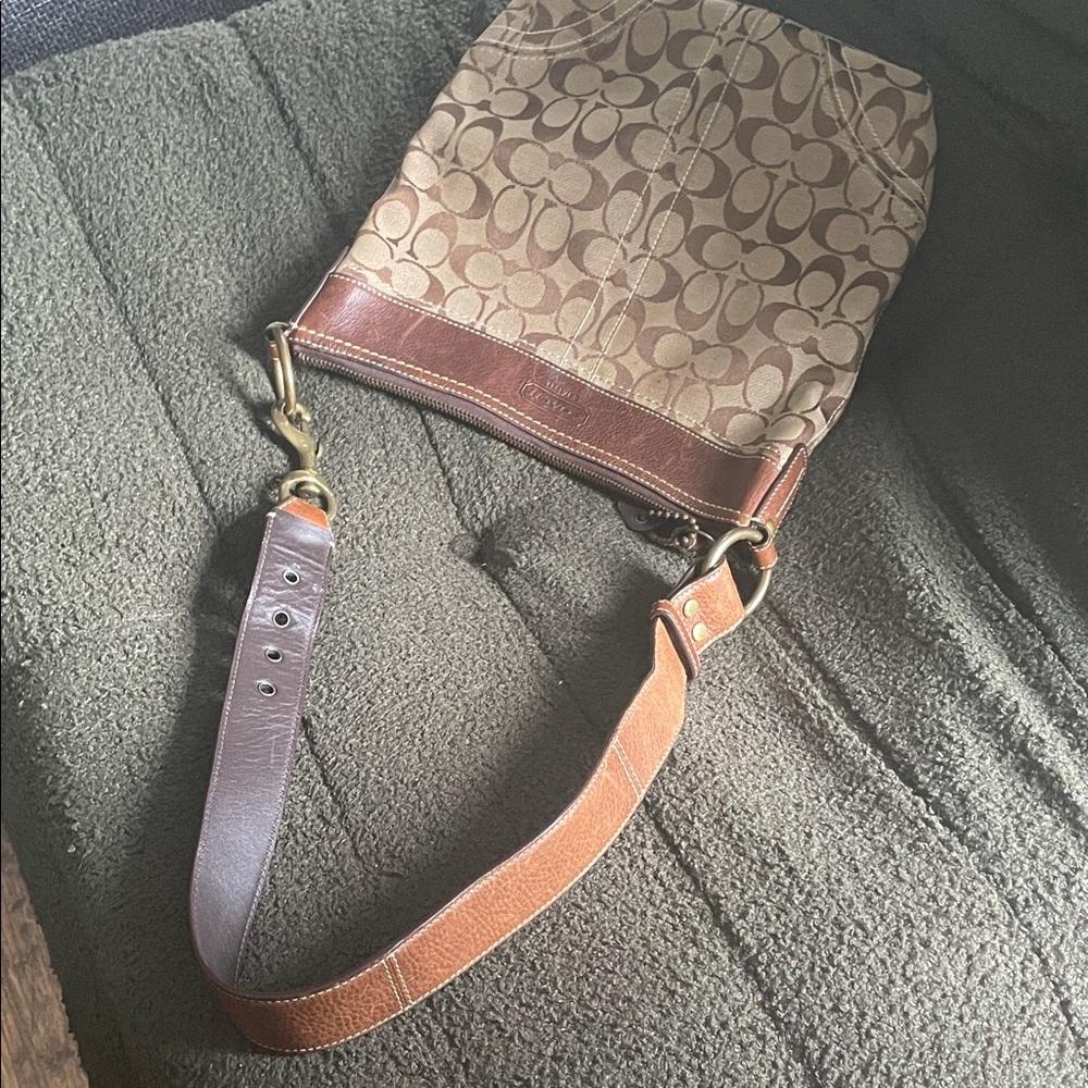 Coach Shoulder Bag - Picture 3 of 9